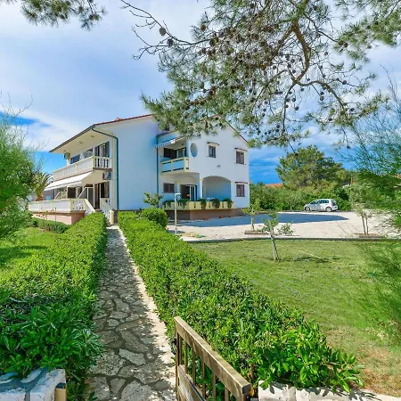 On Island Near Sandy Beaches Apartment *