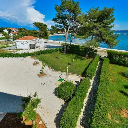 On Island Near Sandy Beaches Apartment Vir
