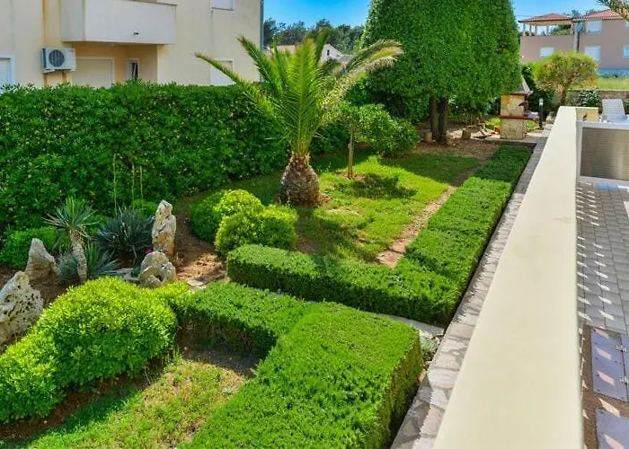 On Island Near Sandy Beaches Apartman