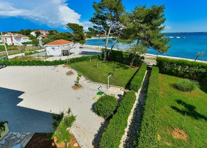 On Island Near Sandy Beaches Apartman Vir