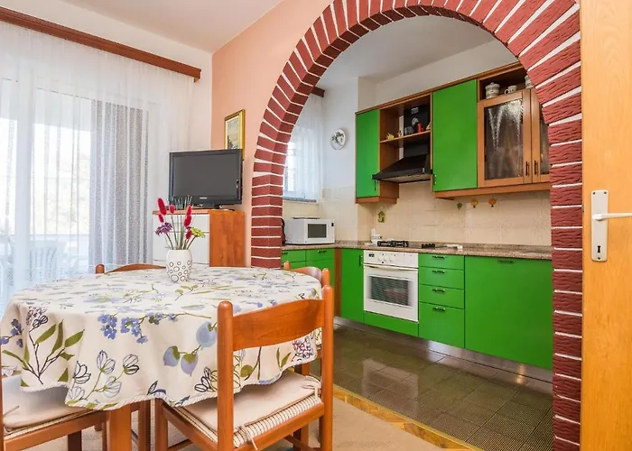 Apartman On Island Near Sandy Beaches Vir