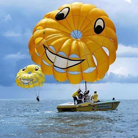 On Island Near Sandy Beaches * Vir