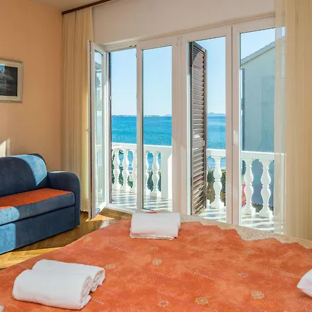 On Island Near Sandy Beaches Вир