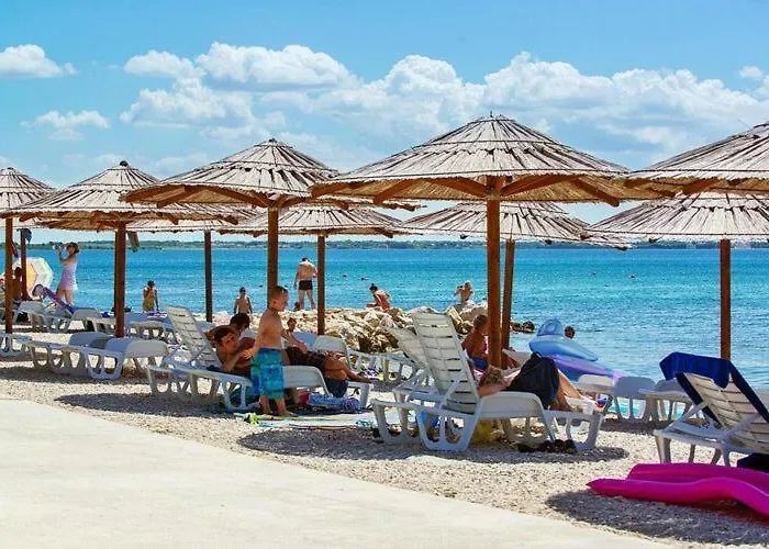 On Island Near Sandy Beaches Вир