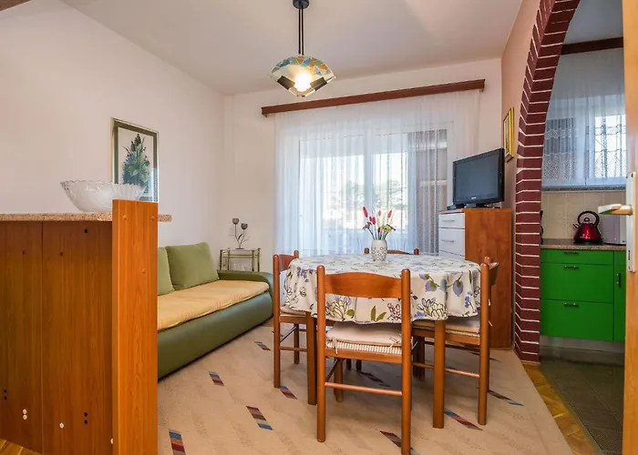 On Island Near Sandy Beaches Апартаменты Вир